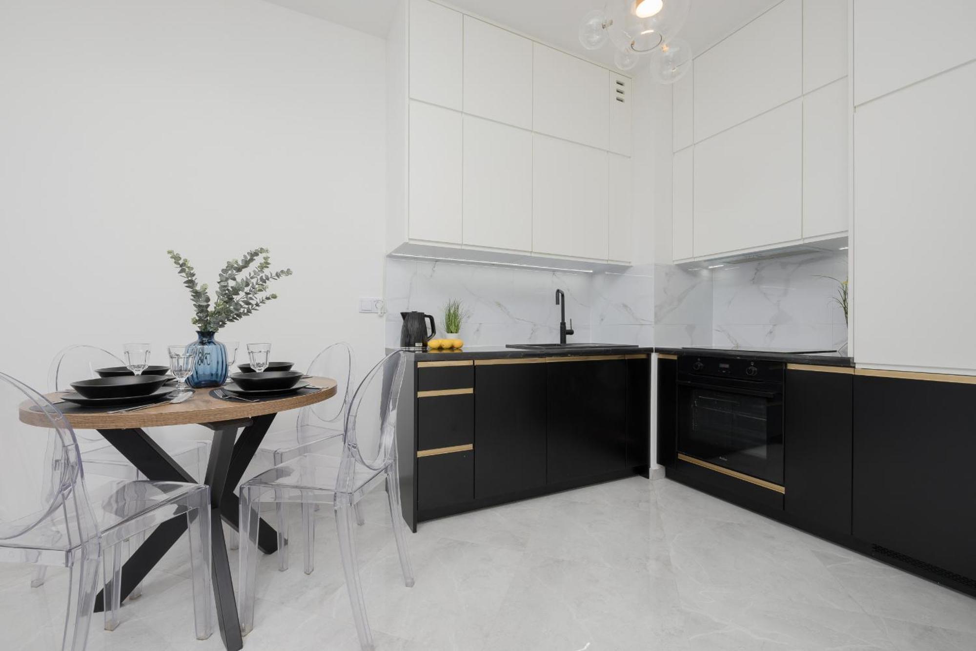 Apartment With Balcony & Parking In Warsaw By Noclegi Renters Екстер'єр фото